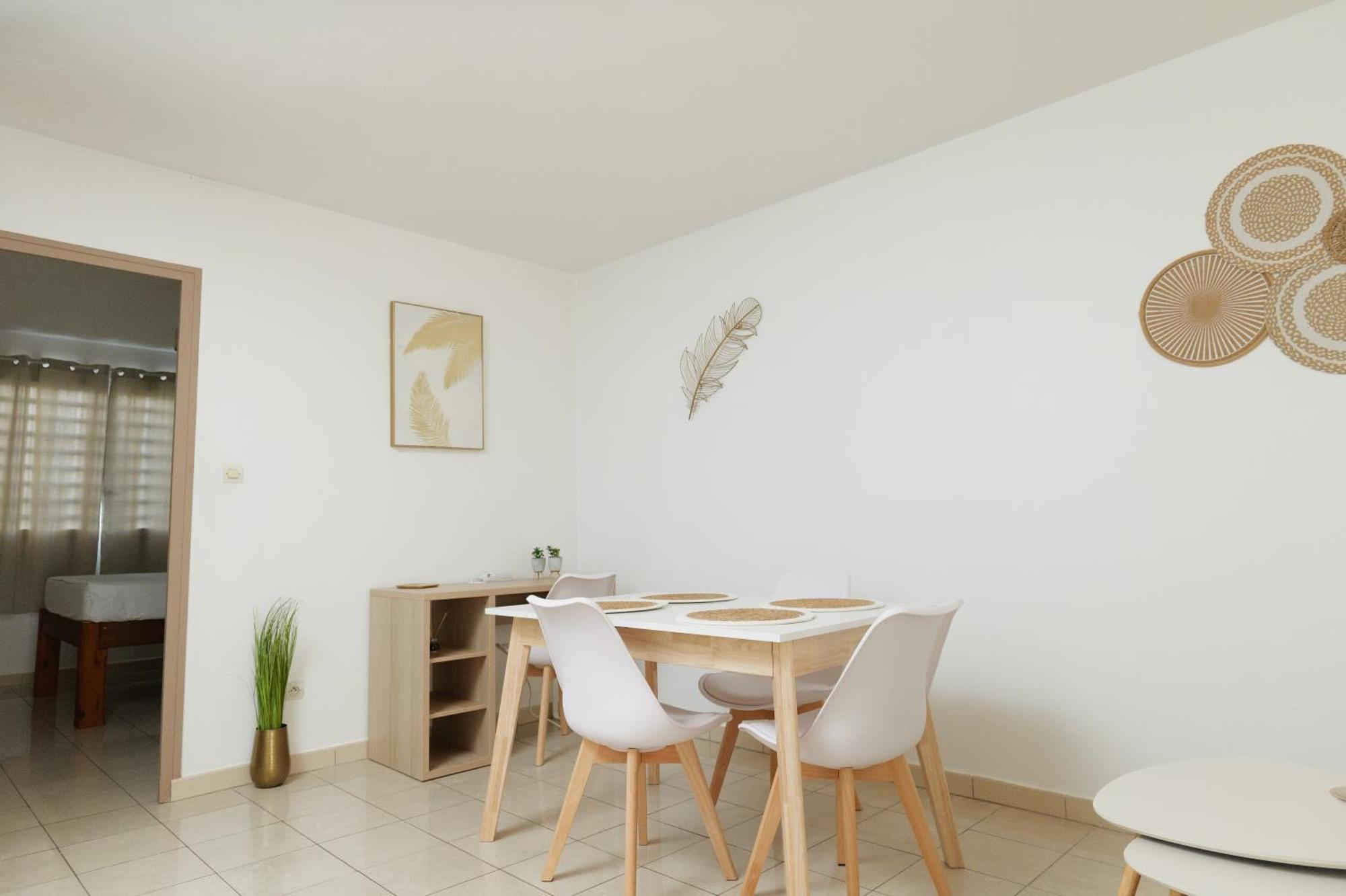 Appart. T3 Les Hauts De Madiana Schoelcher Exterior photo